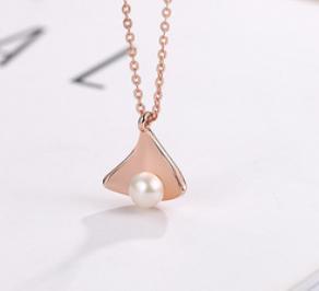 New S925 Silver Geometric Necklace Woman Contracted Pearl Pendant Personality Triangle