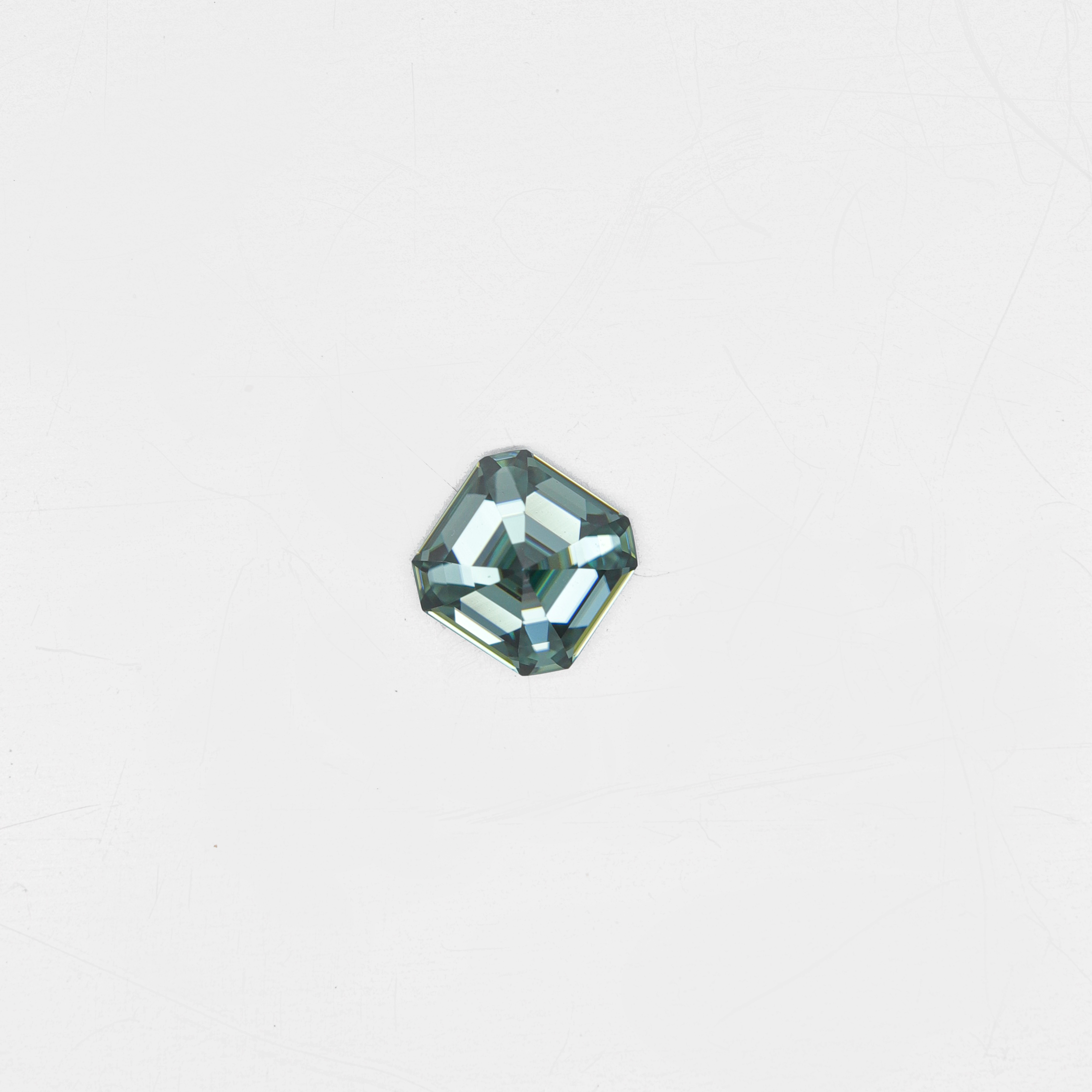 Factory Wholesale Synthetic Moissanite VVS Cushion Cutting DEF Green Moissanite Stone