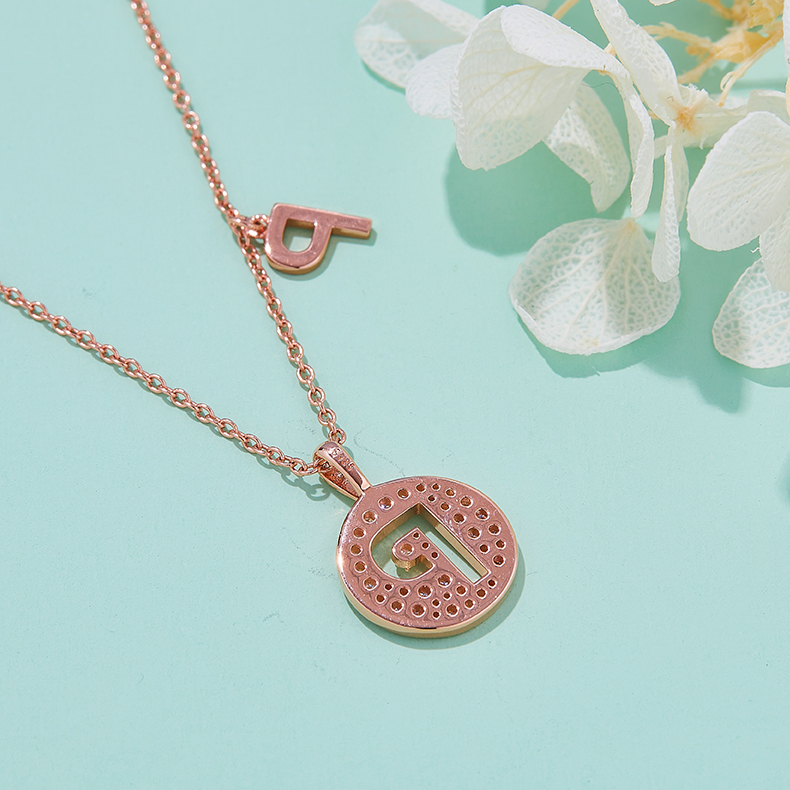 Alphabetic series P Lovely Rose Gold Necklace