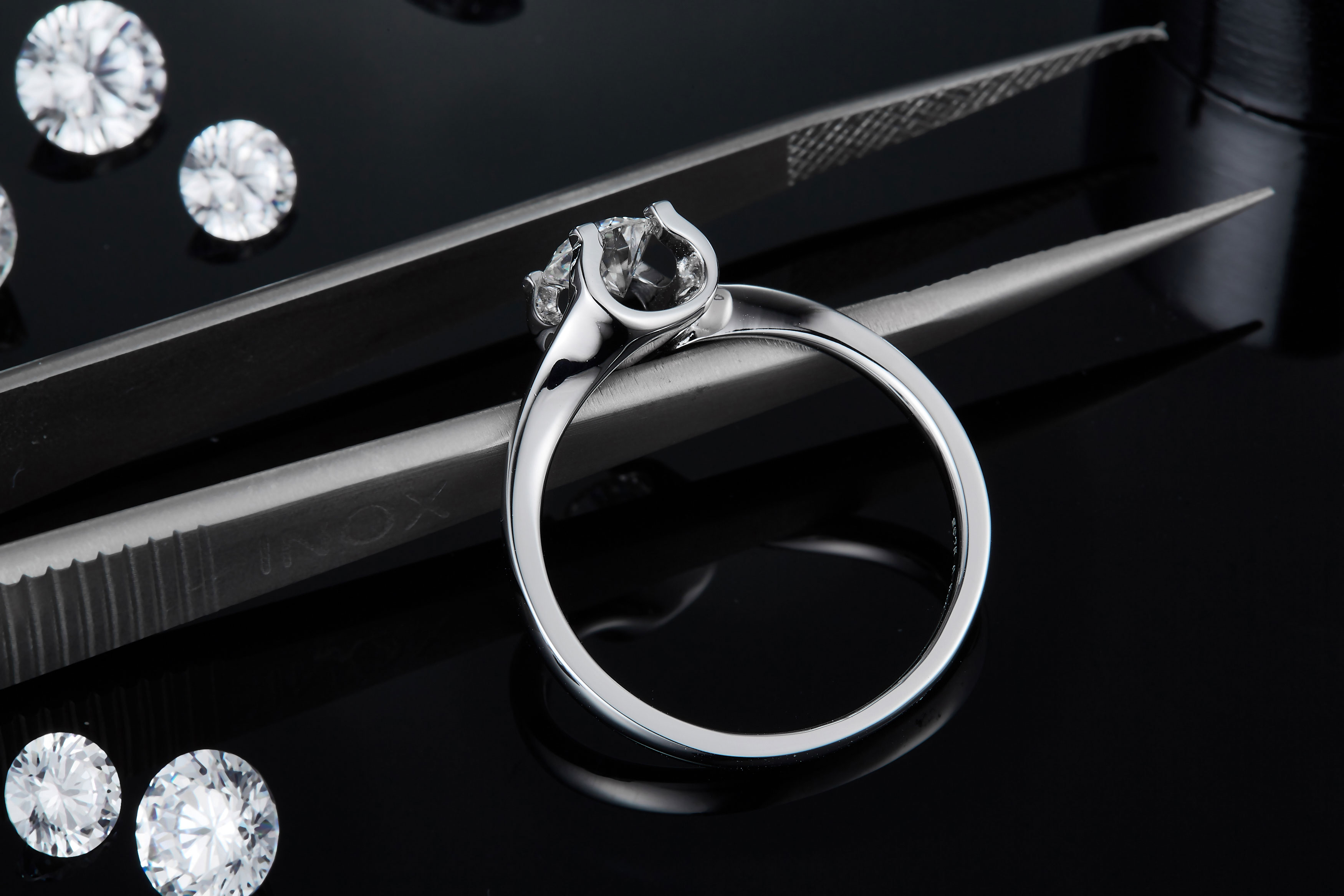 Simple And Fashionable Moissanite Six Claw Commemorative Wedding Ring