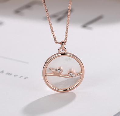 Source S925 Jewelry Sterling Silver Korean White Fritillaria Round Card Pendant Bird Necklace