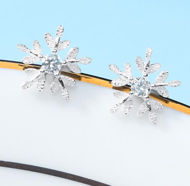 Weather Series 925 Sterling Silver Plated Women's Snowflake Earrings