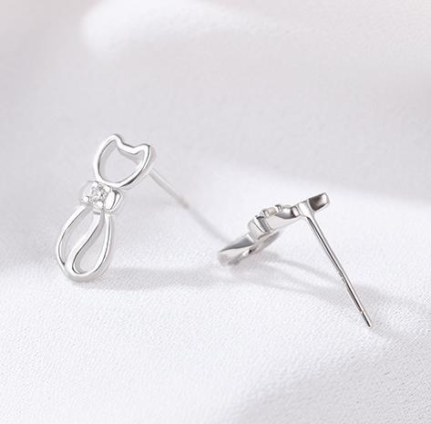 Elegant And Lovely Kitten 925 Sterling Silver Plated Women's Earrings