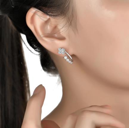 A Variety of Wearing Methods Factory Wholesale Price 925 Sterling Silver Gold Plating Earrings