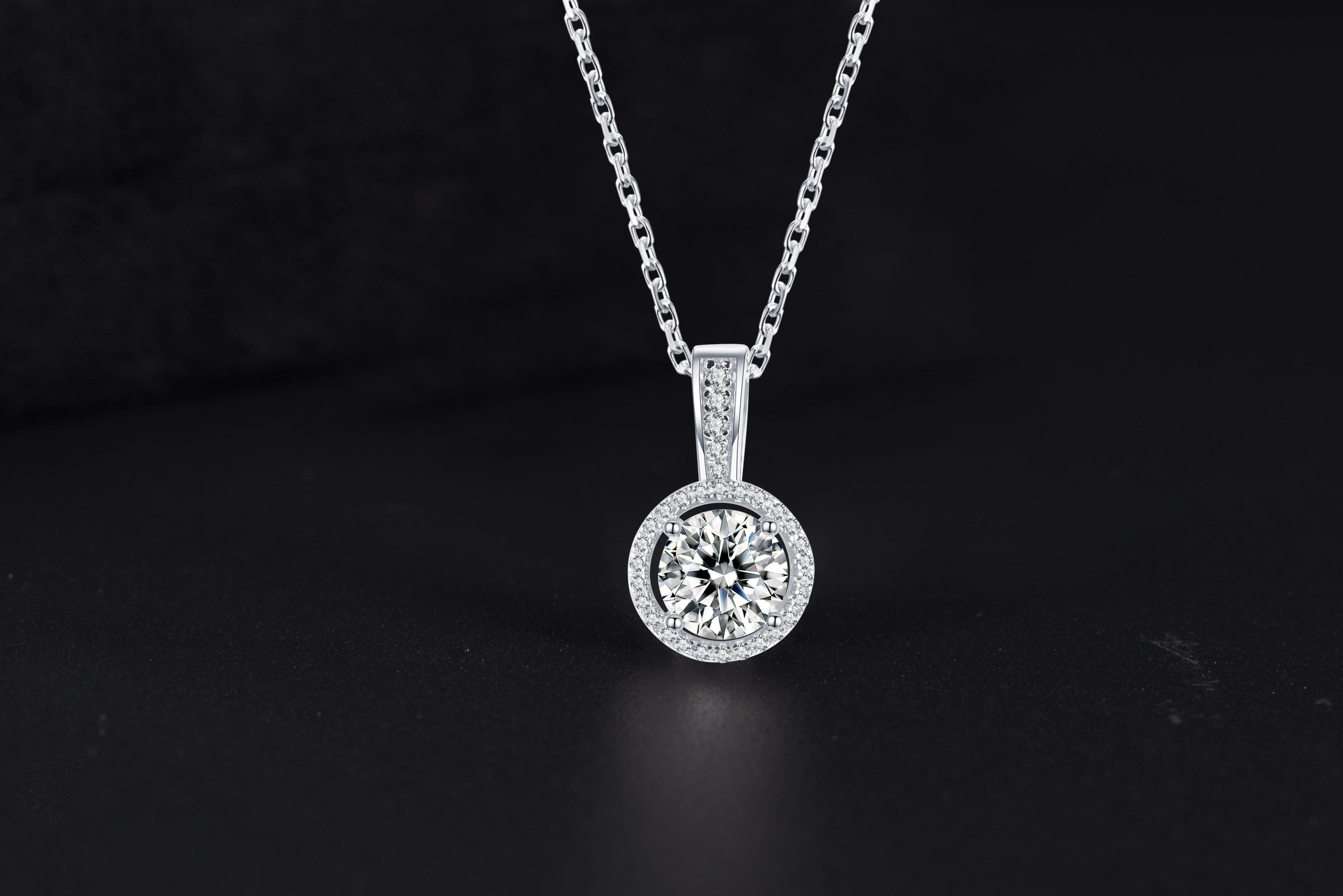 The Latest Round Cake Moissanite Is A Pendant 925 Sterling Silver Plated 14K Platinum