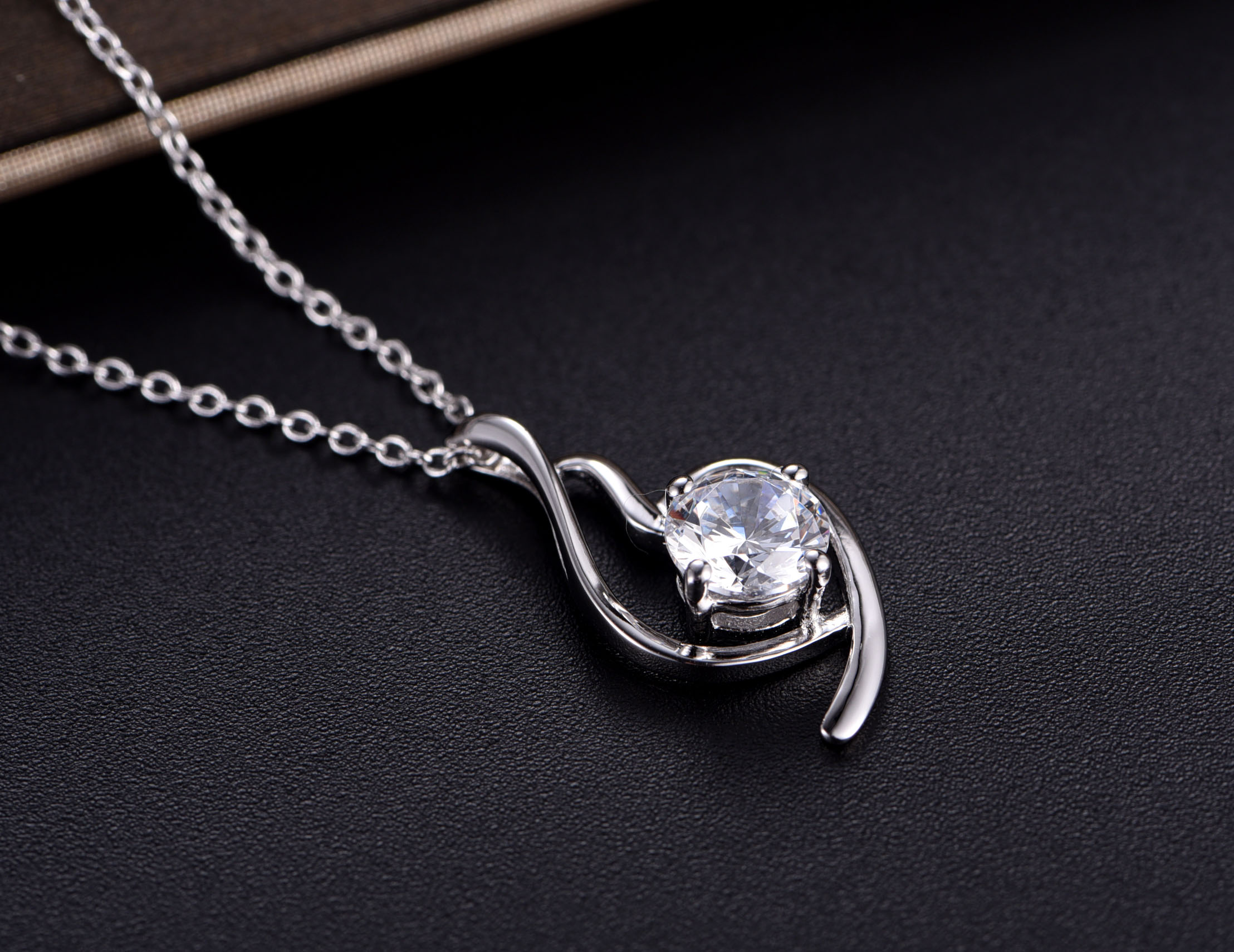 Premium Fashion Jewelry Custom Moissanite Stone 925 Sterling Silver Necklace