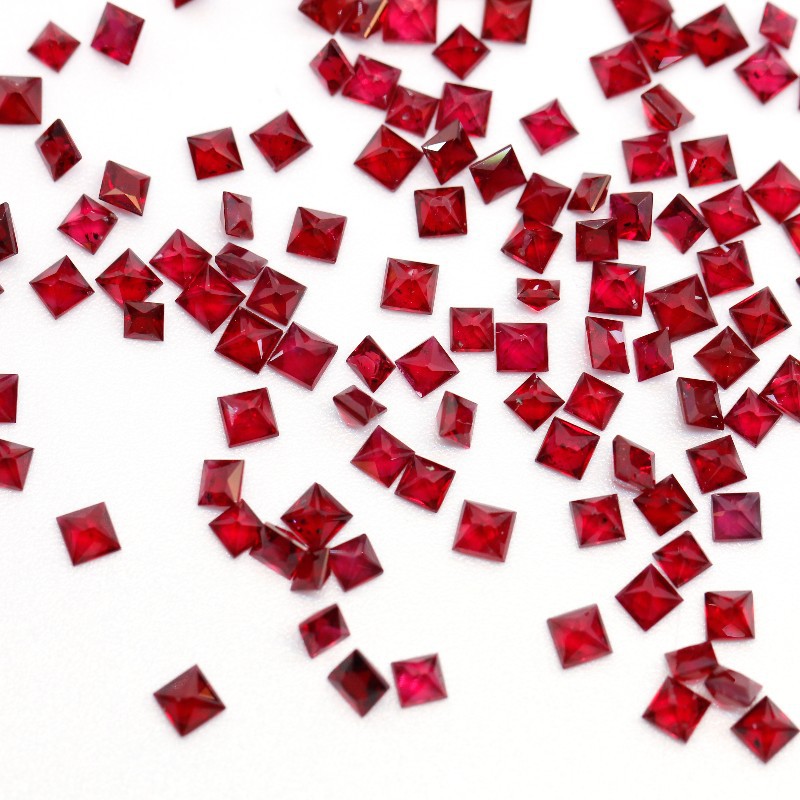 Manufacturers Wholesale Artificial High-quality Ruby 1.5-2.5mm Square Pigeon Blood Ruby